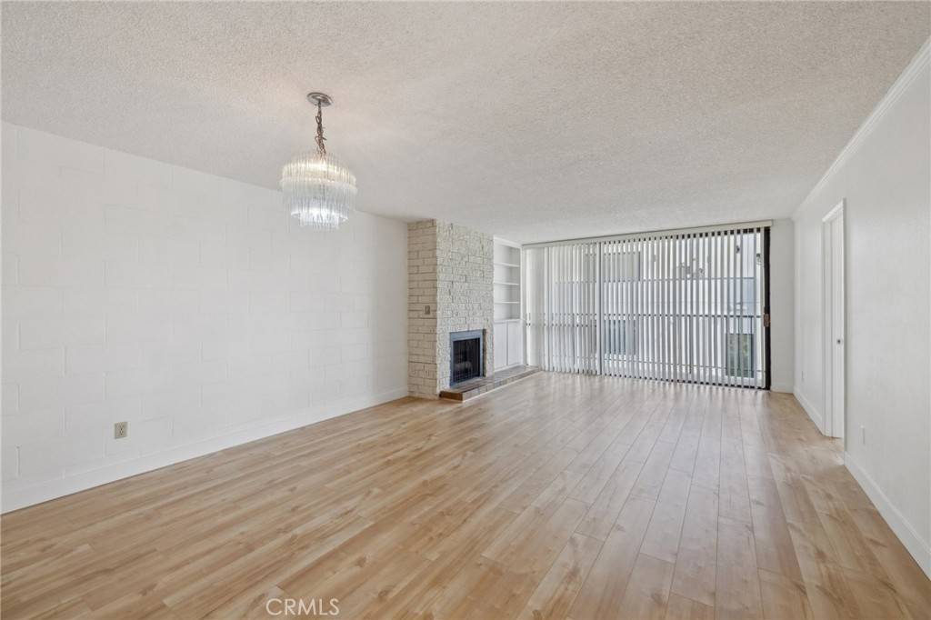 Los Angeles, CA 90024,10966 Rochester AVE #5D