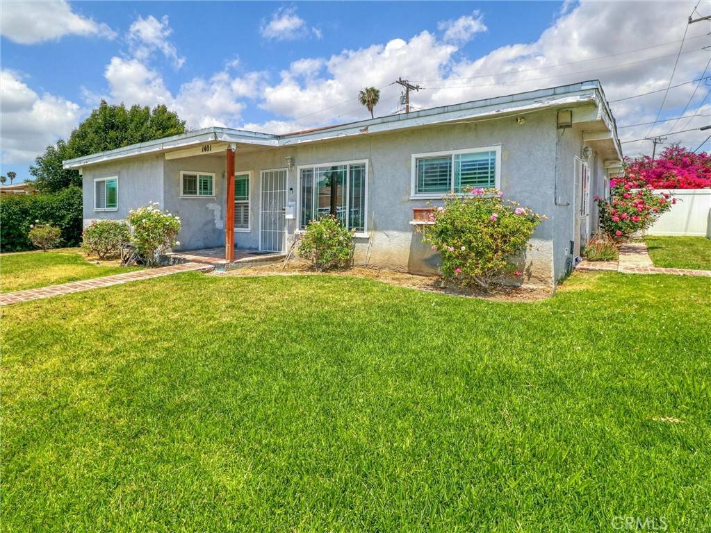 Compton, CA 90220,1401 W 165th ST