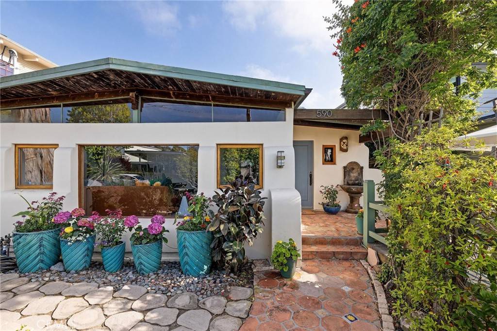 Manhattan Beach, CA 90266,590 35th ST