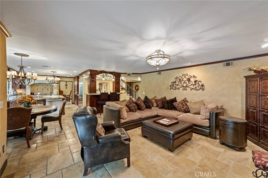 Downey, CA 90240,9905 Pangborn AVE