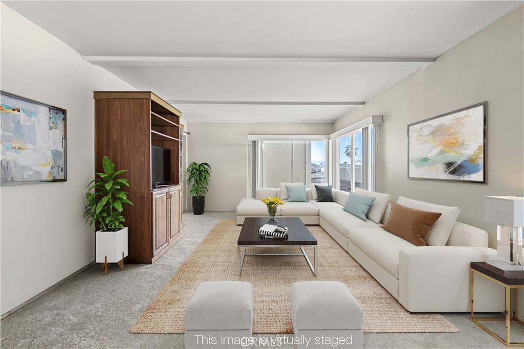 Manhattan Beach, CA 90266,132 1st Place