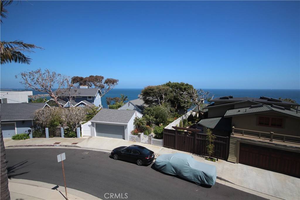 San Pedro, CA 90731,4041 Bluff PL #2