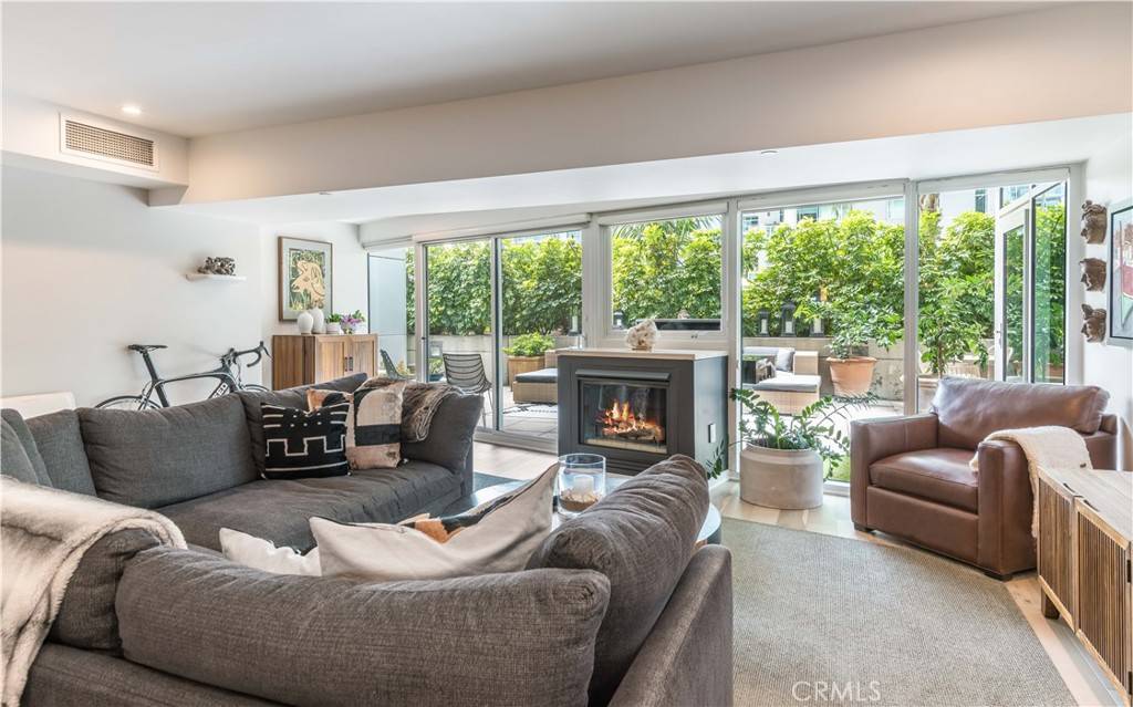 Marina Del Rey, CA 90292,13600 Marina Pointe DR #312