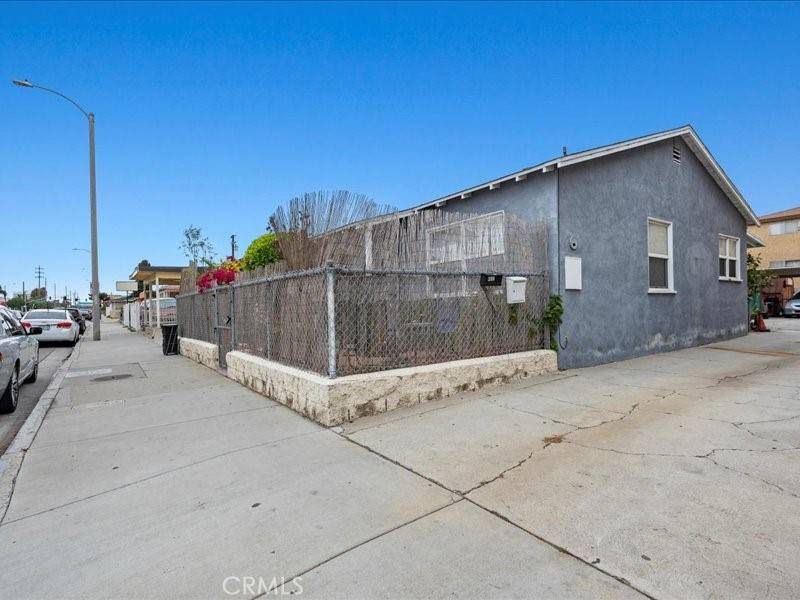 Lawndale, CA 90260,4637 Marine AVE