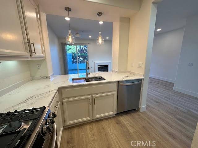 Redwood City, CA 94065,552 Shoal CIR