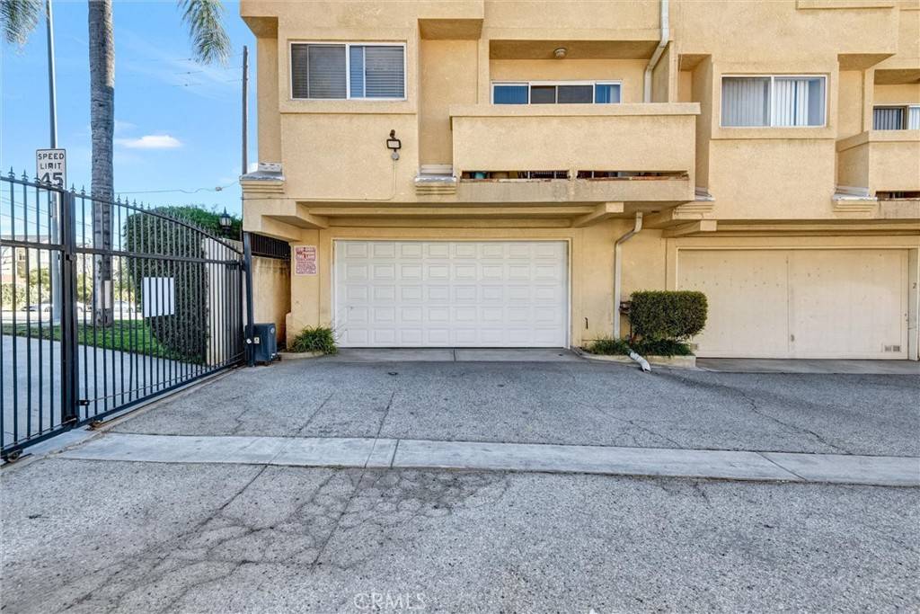 Sylmar, CA 91342,13580 Foothill BLVD #1
