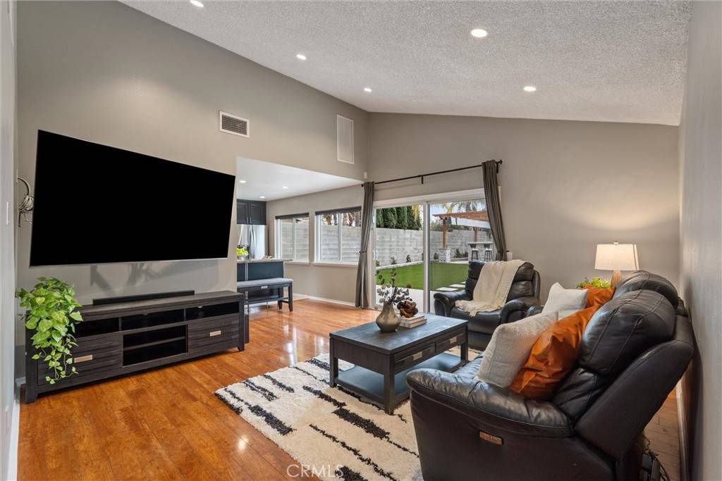 Canyon Country, CA 91351,20138 Drasin DR