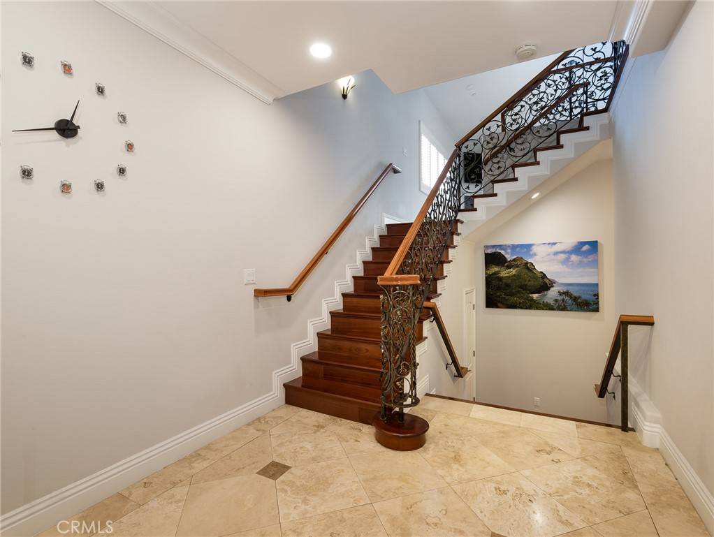 Redondo Beach, CA 90277,229 N Juanita AVE #B