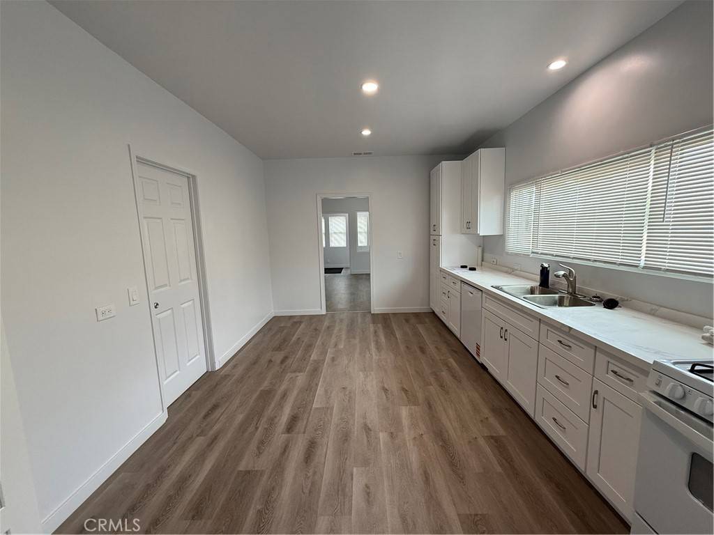 Inglewood, CA 90301,333 W Spruce AVE