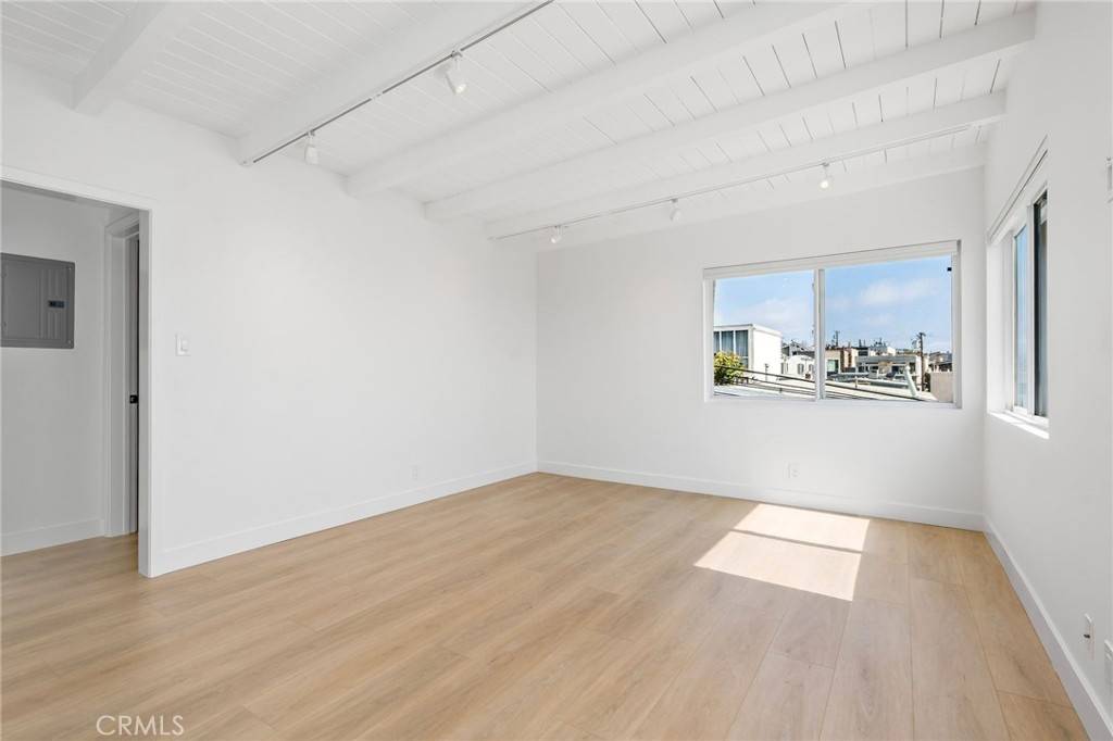 Manhattan Beach, CA 90266,225 El Porto Street #227A