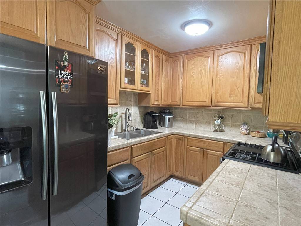 Carson, CA 90745,6 Rawhide LN