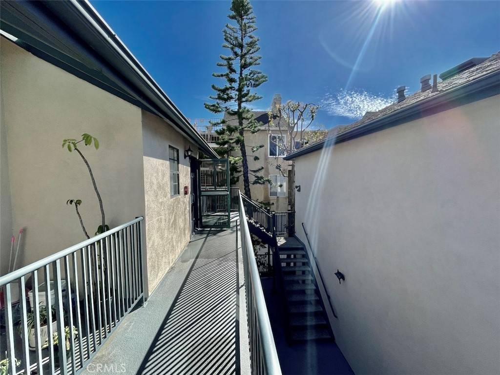Long Beach, CA 90804,1130 Newport AVE #202