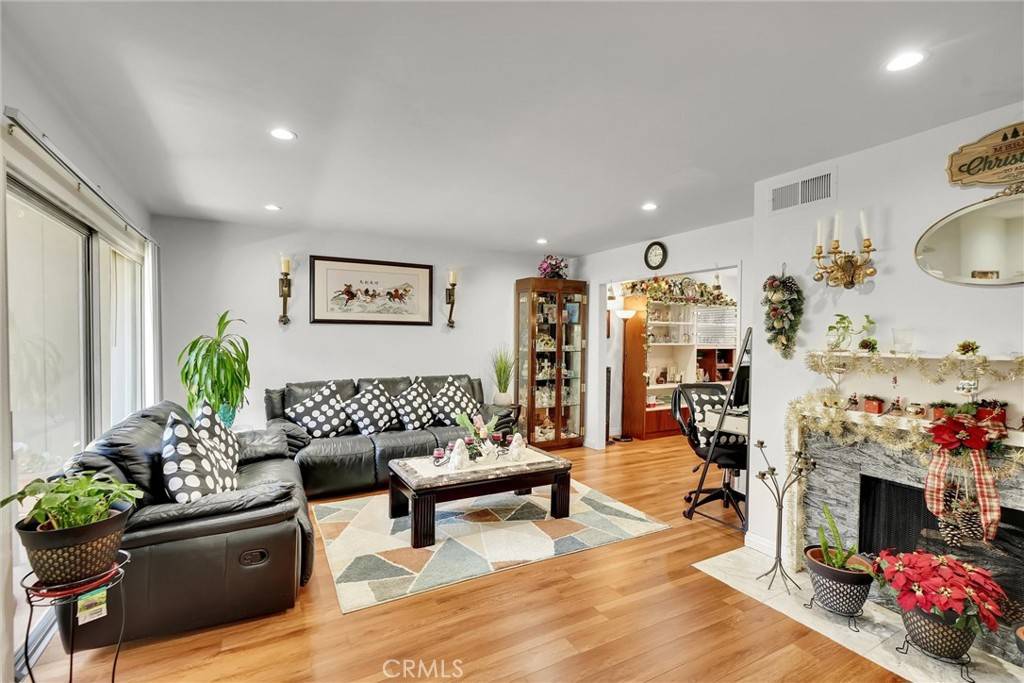 San Fernando, CA 91340,1933 Glenoaks BLVD #127