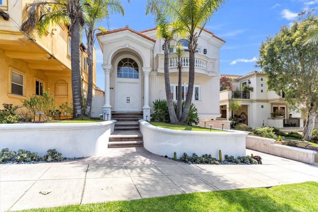 Redondo Beach, CA 90277,723 N Lucia AVE #A