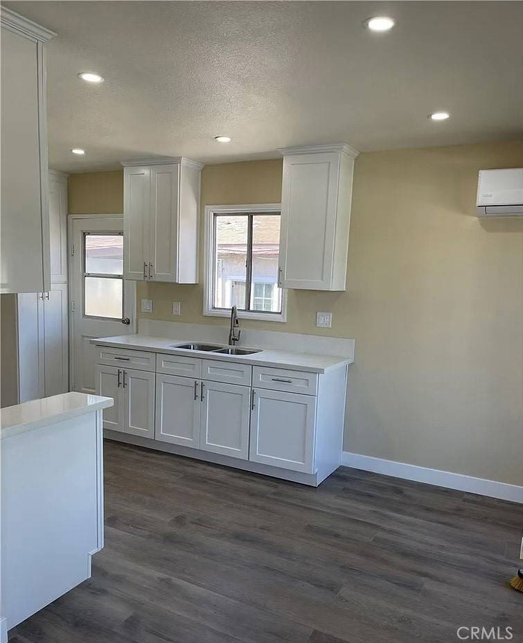 Carson, CA 90745,810 E Realty St