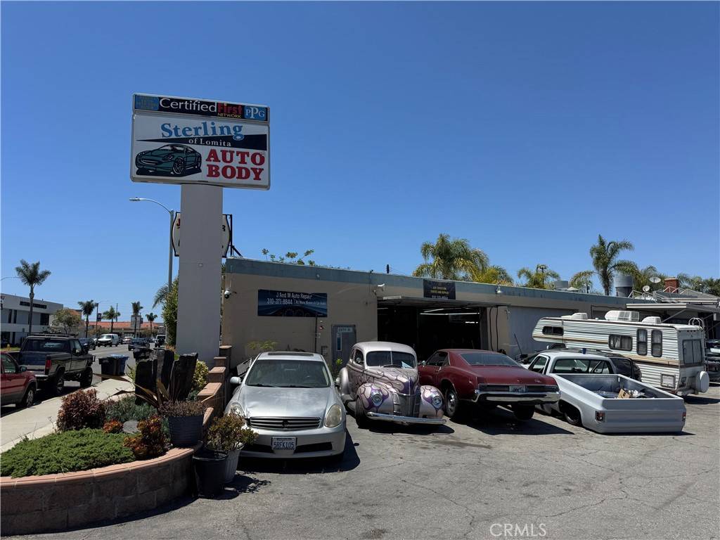 Lomita, CA 90717,2075 Lomita BLVD