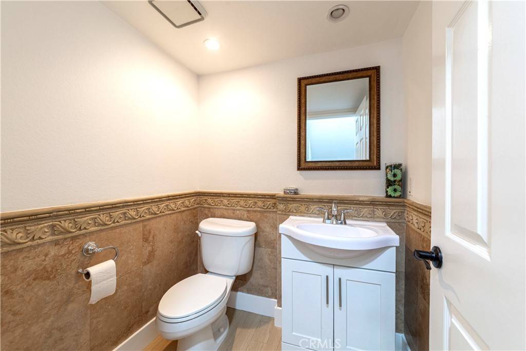 Carson, CA 90745,401 220 #40