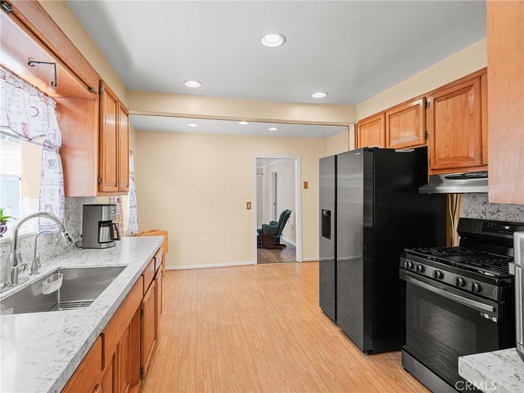 Hawthorne, CA 90250,5011 W 133rd ST