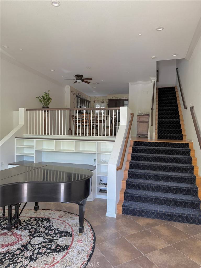 Hawthorne, CA 90250,5429 Strand #105