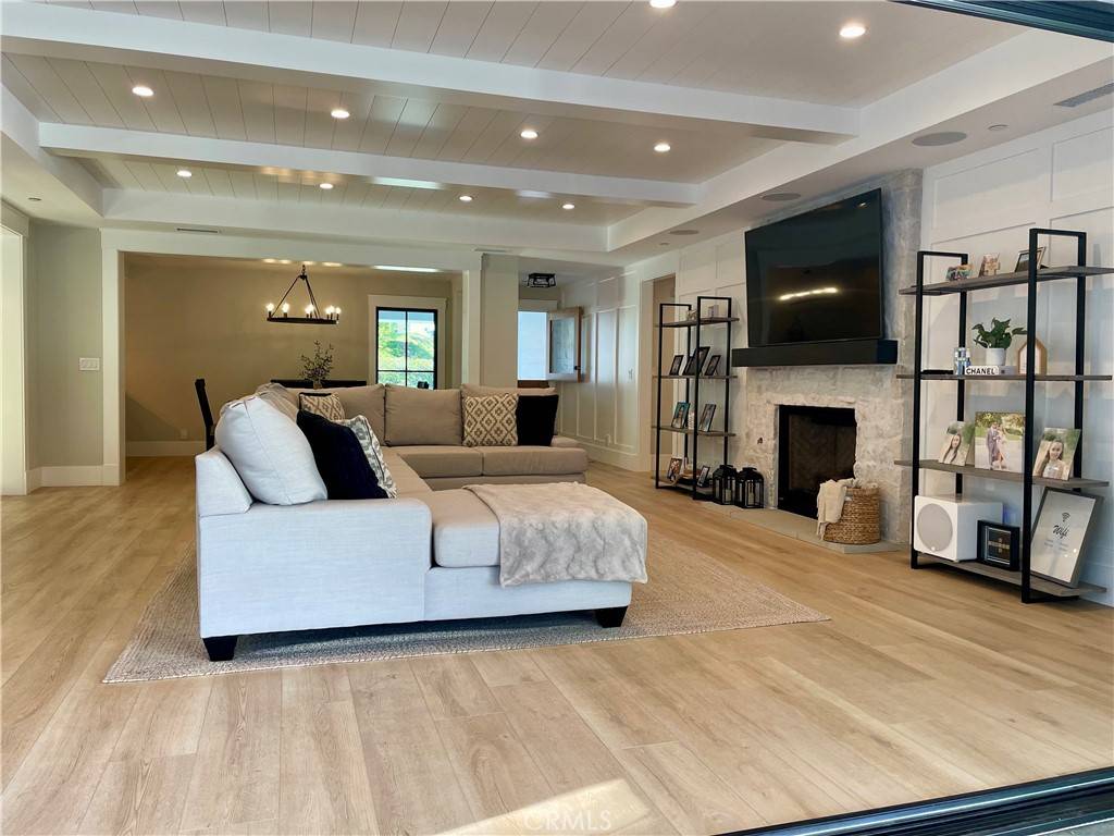 Newport Beach, CA 92660,726 Bison AVE