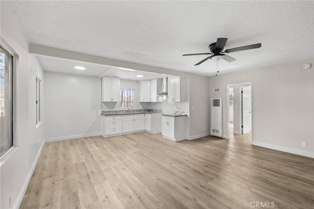 Los Angeles, CA 90044,732 W Imperial