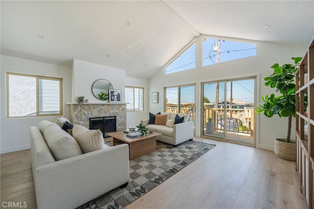 Redondo Beach, CA 90278,1709 Wollacott ST