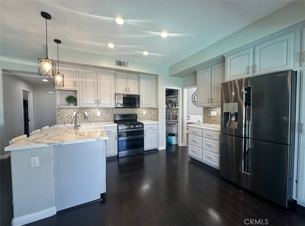 Lake Elsinore, CA 92530,29440 Tours Street