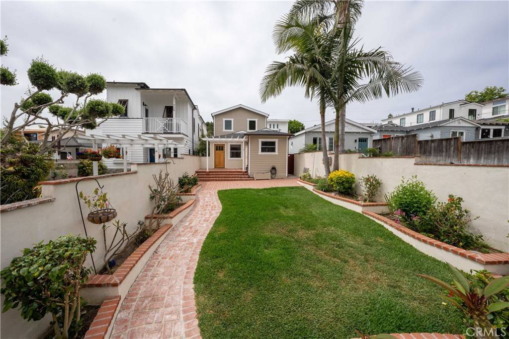 Manhattan Beach, CA 90266,732 Rosecrans AVE