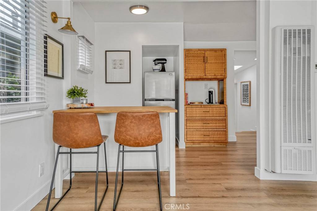 Venice, CA 90291,232 Howland Canal