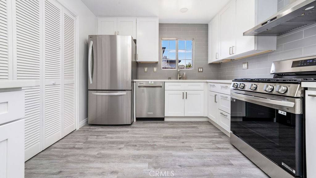 Redondo Beach, CA 90278,2323 Harriman LN