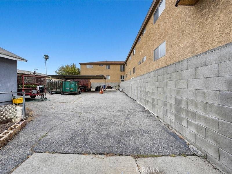 Lawndale, CA 90260,4637 Marine AVE