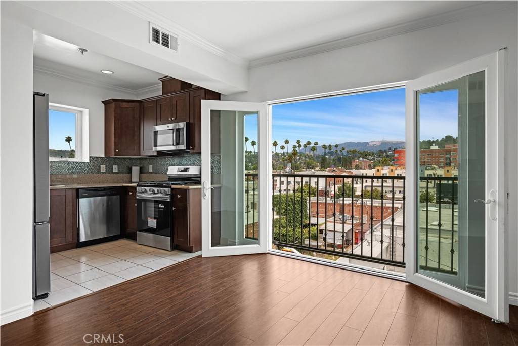 Hollywood, CA 90028,5633 Carlton WAY #503