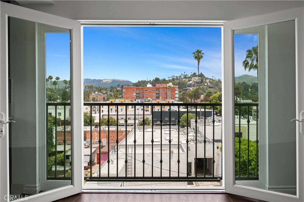 Hollywood, CA 90028,5633 Carlton WAY #503