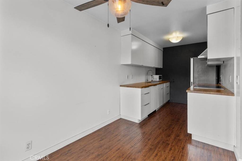 Los Angeles, CA 90036,525 N Sycamore #320