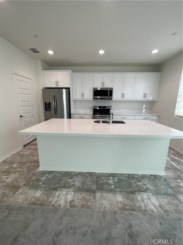 Hesperia, CA 92344,13118 Rosamond CT