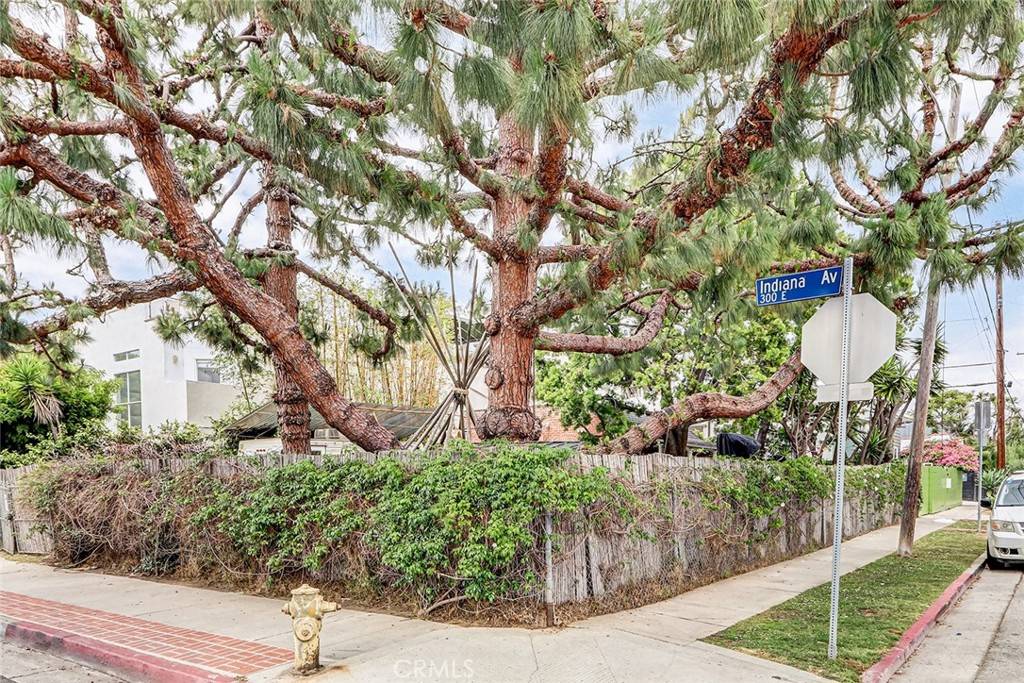Venice, CA 90291,717 4th AVE