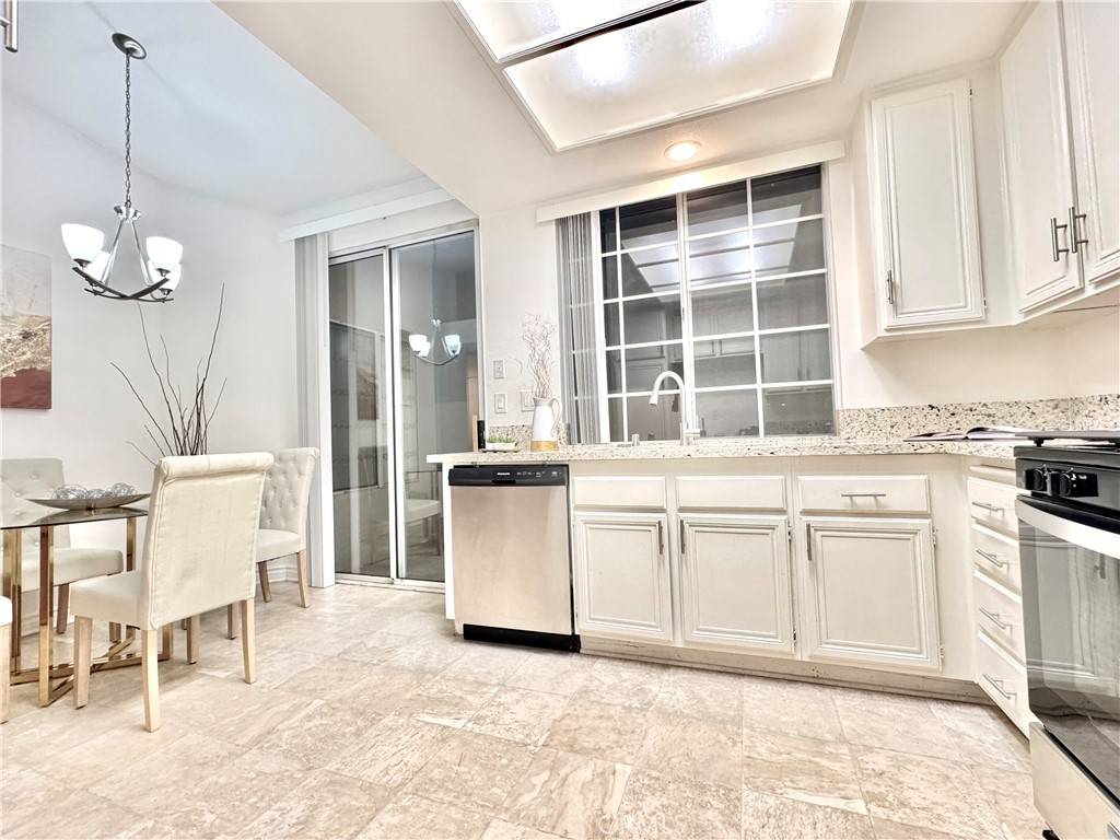 Irvine, CA 92614,38 Almador