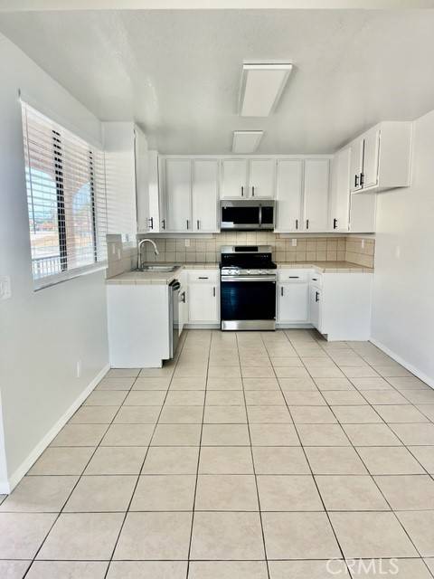 San Pedro, CA 90731,834 W 17th ST #3
