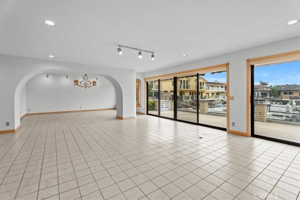 Huntington Beach, CA 92649,4062 Figaro CIR