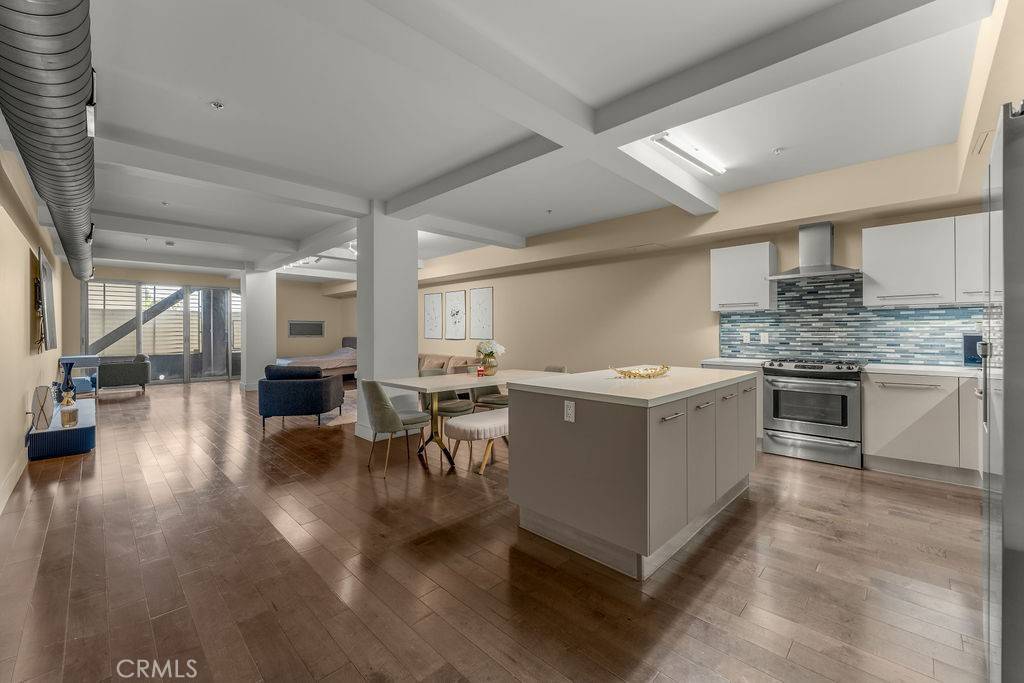 Long Beach, CA 90802,433 Pine AVE #102