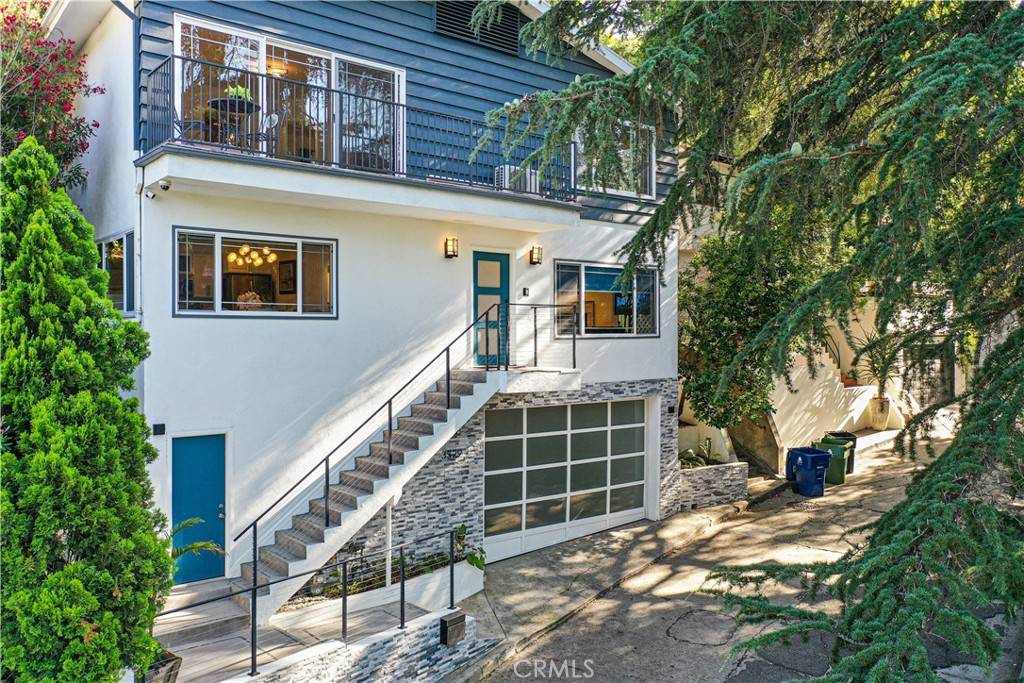 Los Angeles, CA 90068,3329 Adina DR