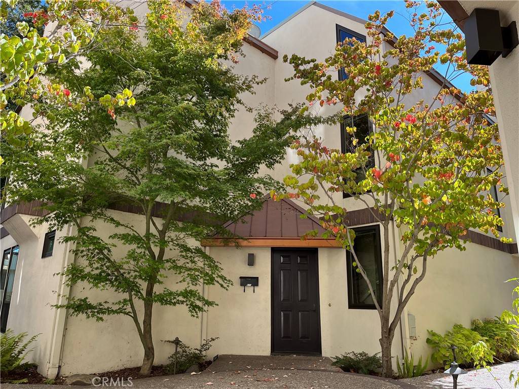 Palo Alto, CA 94301,685 Waverley ST