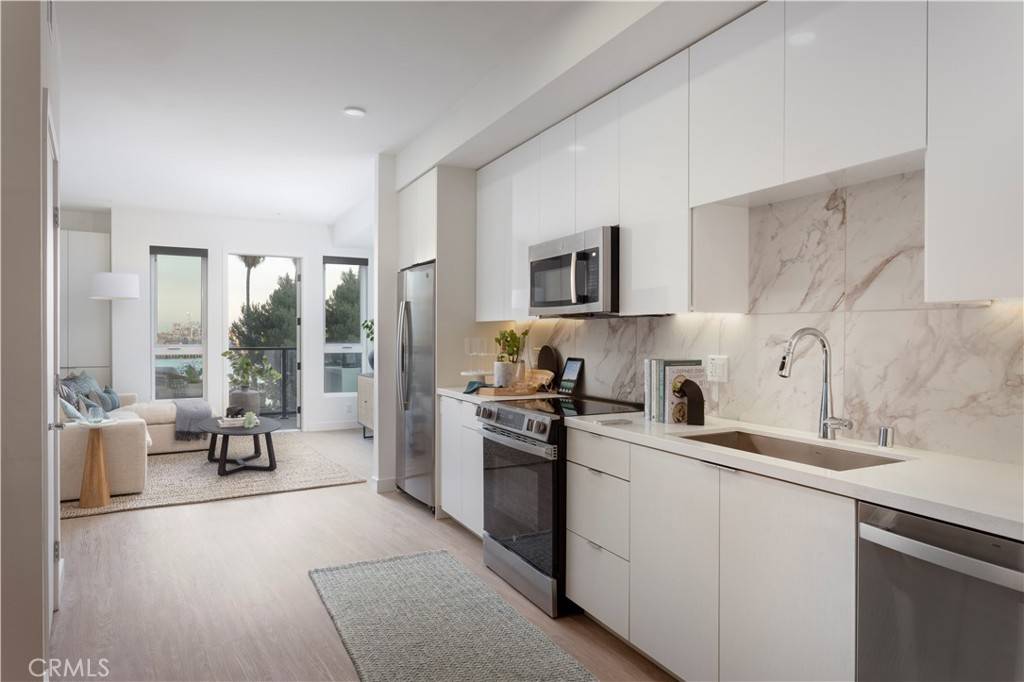 San Pedro, CA 90731,511 S Harbor #421