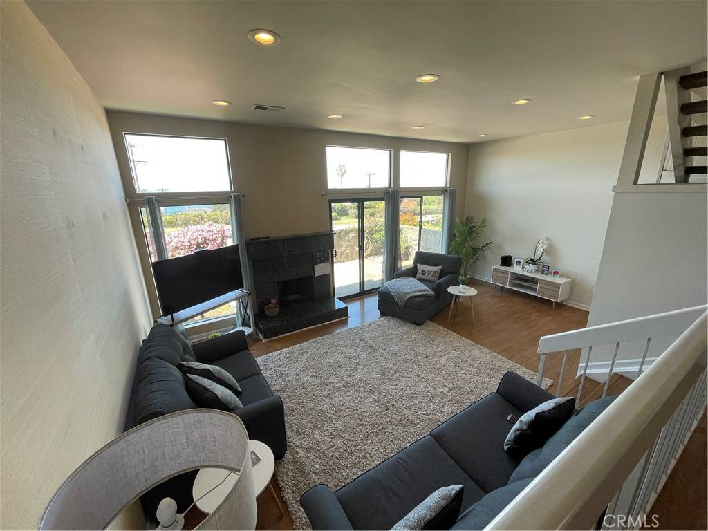 Redondo Beach, CA 90277,446 Palos Verdes BLVD