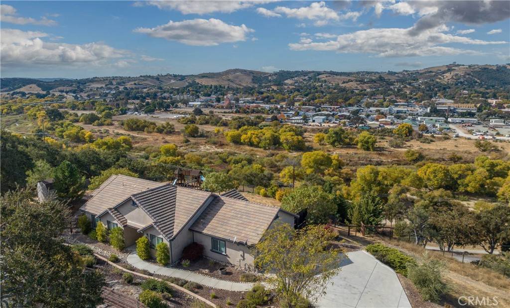 Paso Robles, CA 93446,665 Red Cloud RD