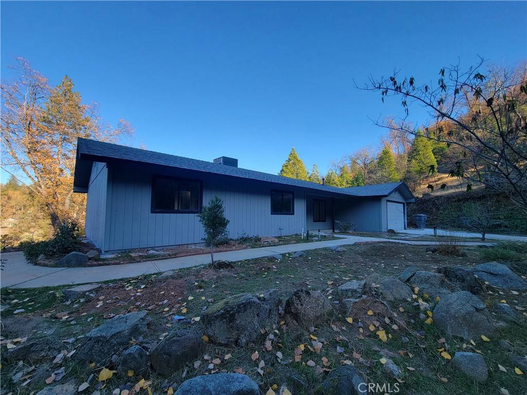 Coarsegold, CA 93614,49352 Cavin LN