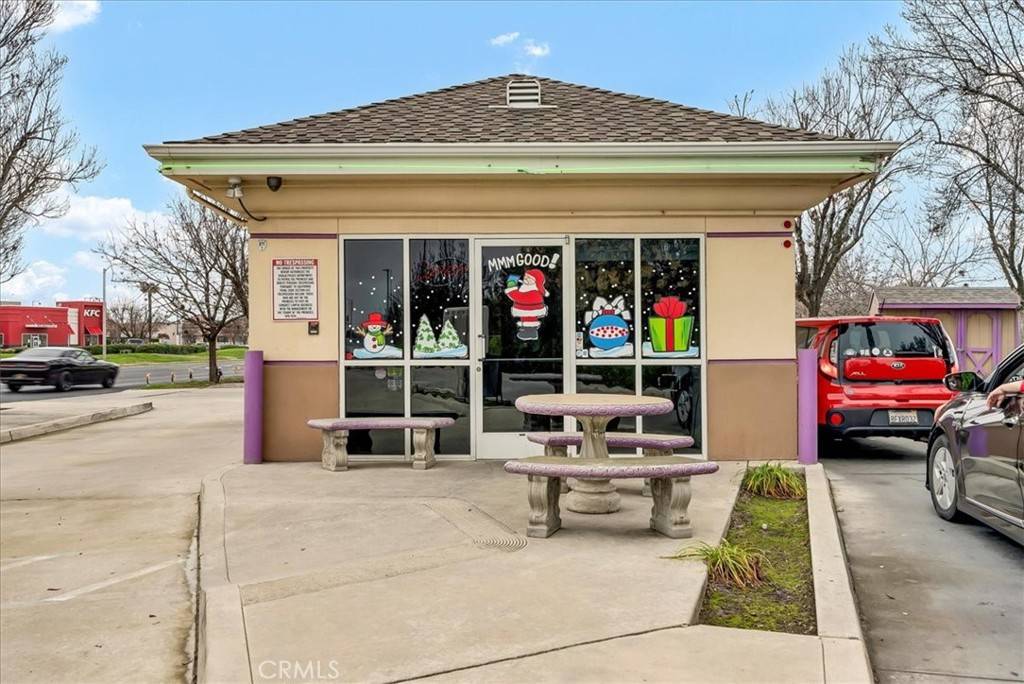 Visalia, CA 93292,1720 E Noble AVE