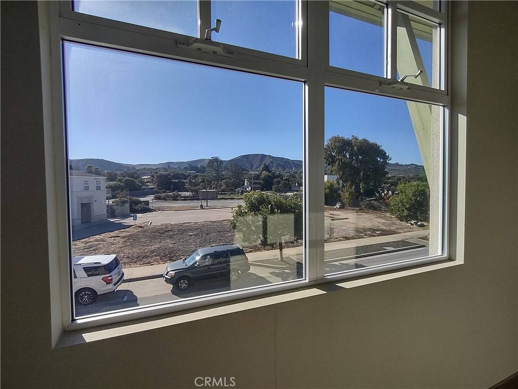 Los Osos, CA 93402,1320 Van Beurden DR #201