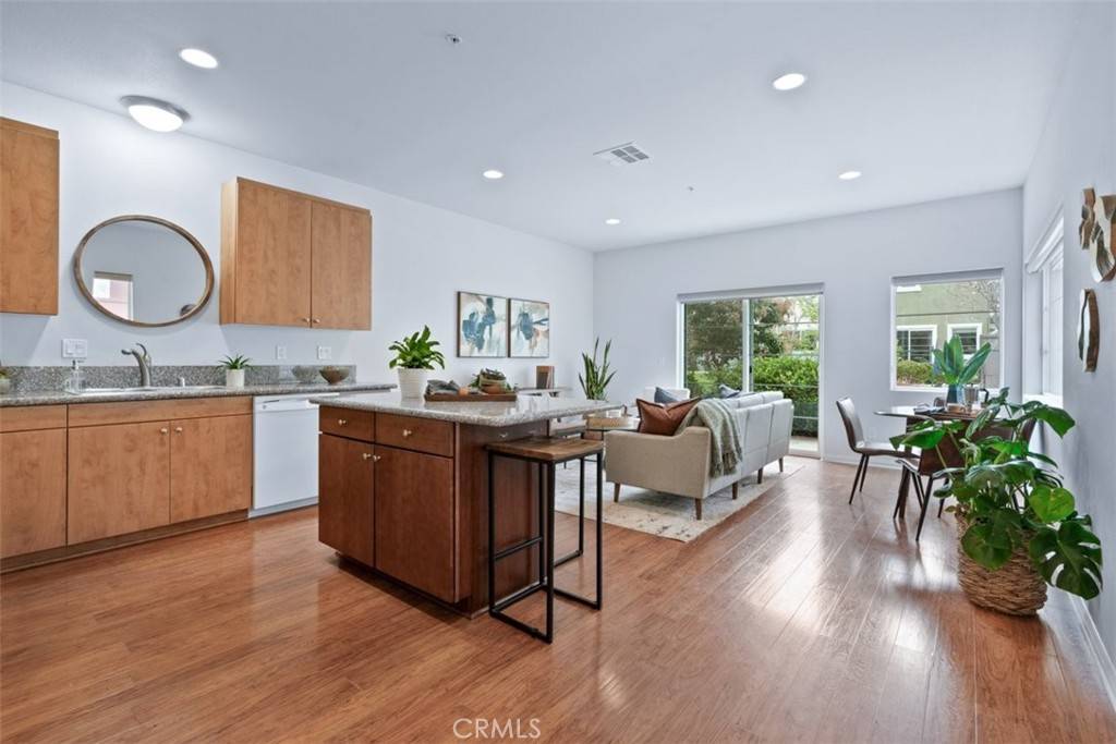 San Luis Obispo, CA 93401,826 Lawrence DR