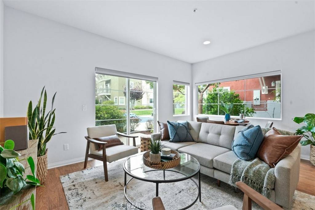San Luis Obispo, CA 93401,826 Lawrence DR
